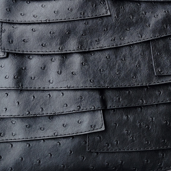 Women's designer hand bag - Picture 2 of 3